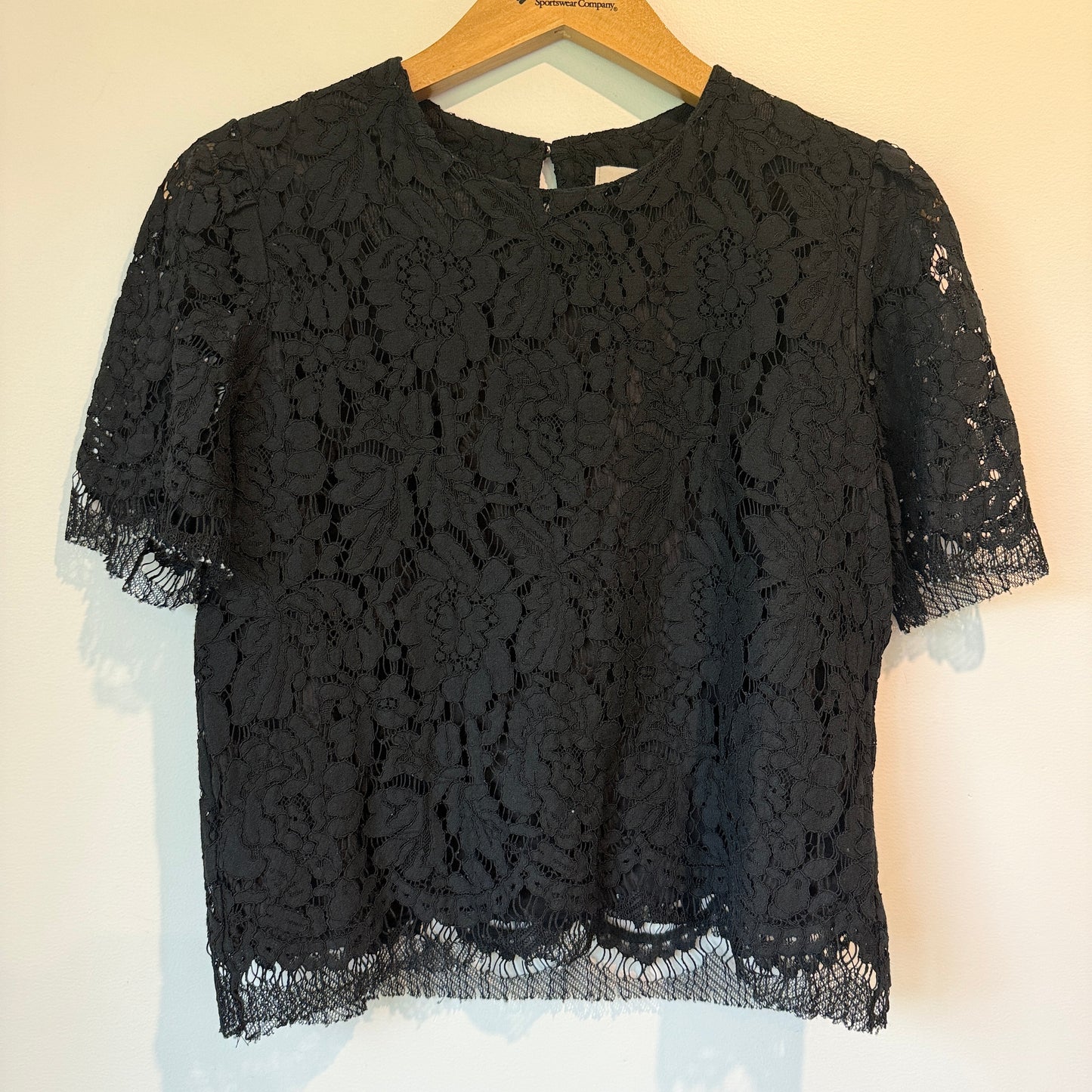 Muah Size U/Arm 44cm Black Guipure Lace Ruffle Blouse