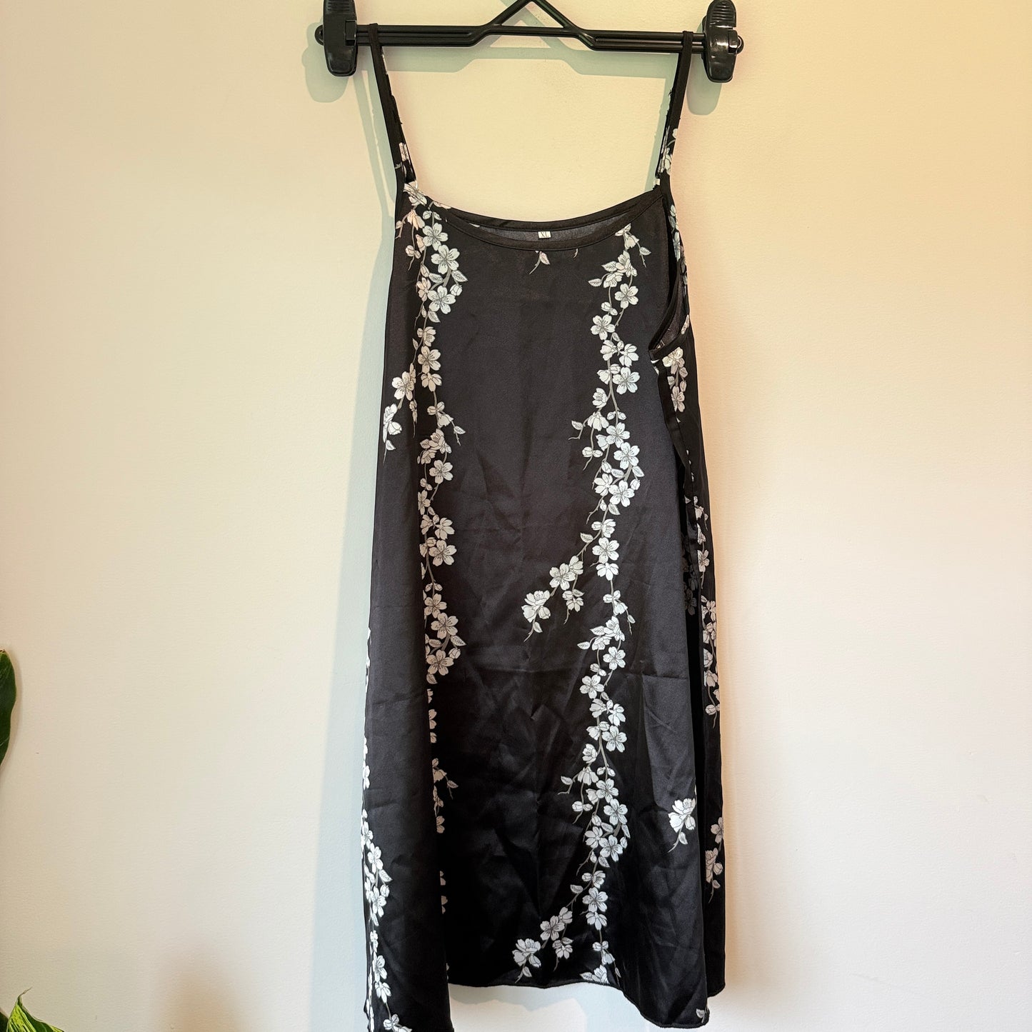 Brand Unknown Size XL Black Satin Slip Dress