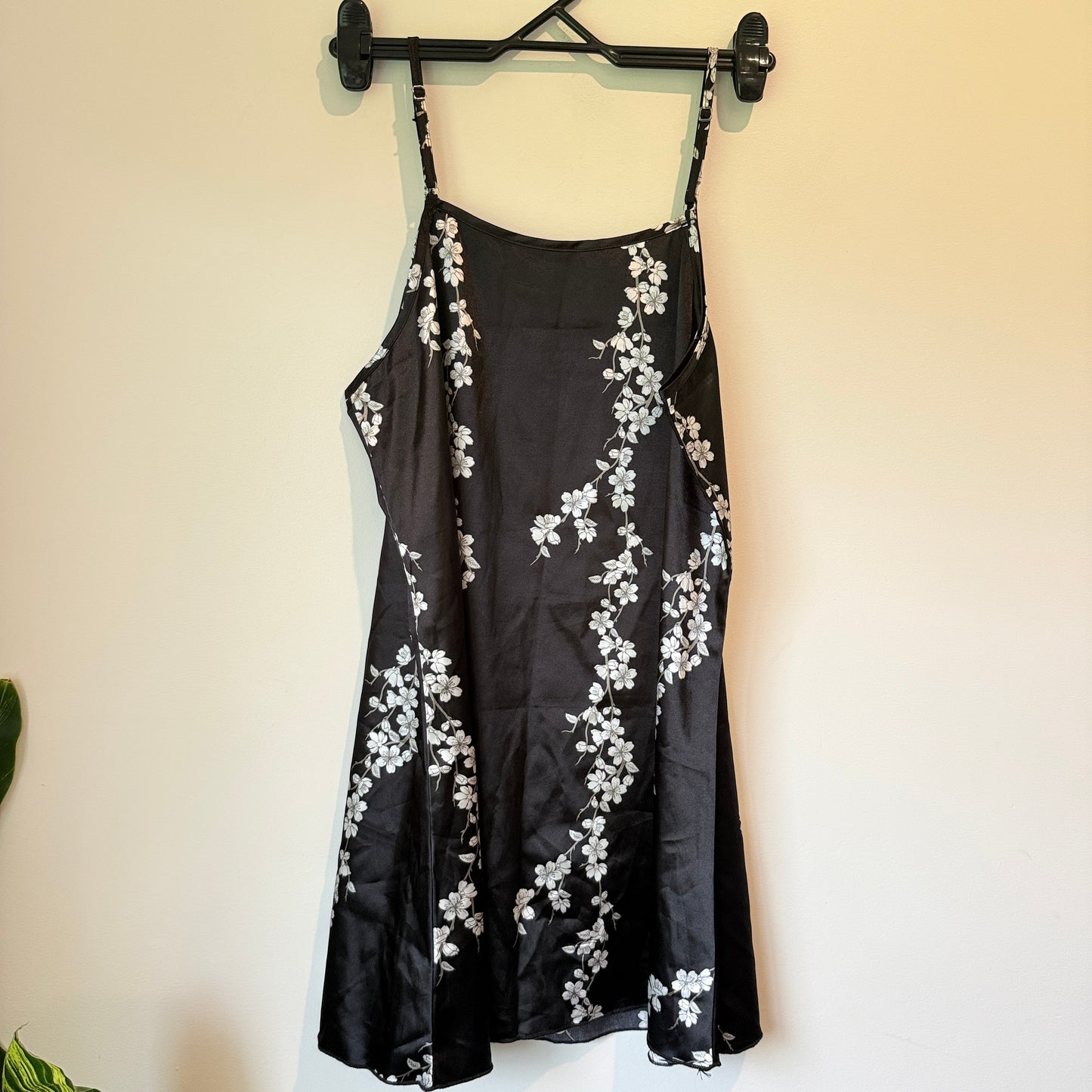 Brand Unknown Size XL Black Satin Slip Dress