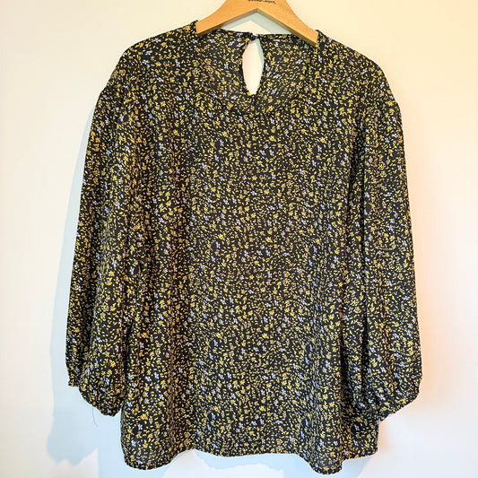 Brand Unknown Size U/Arm 62cm Floral Patterned Blouse