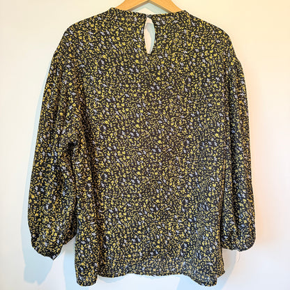 Brand Unknown Size U/Arm 62cm Floral Patterned Blouse