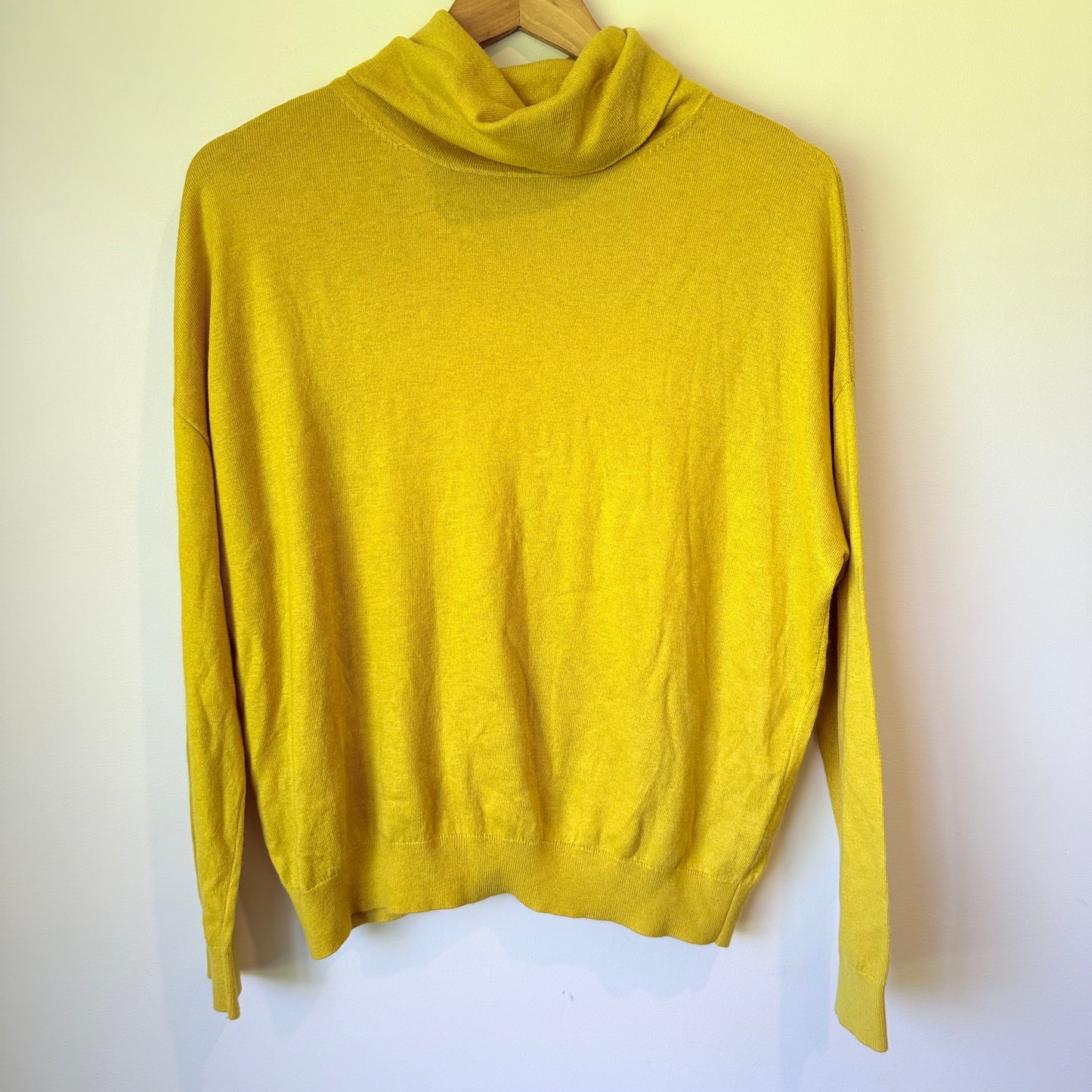 Sportscraft Size XS Yellow Turtleneck Sweater - Viscose / Nylon / Poly / Cashmere