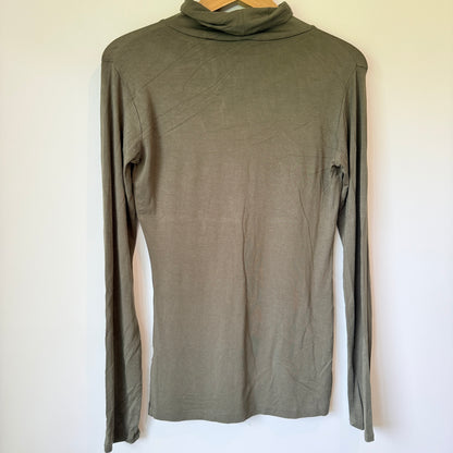 Ripe Size S Long-Sleeved Turtleneck T-Shirt