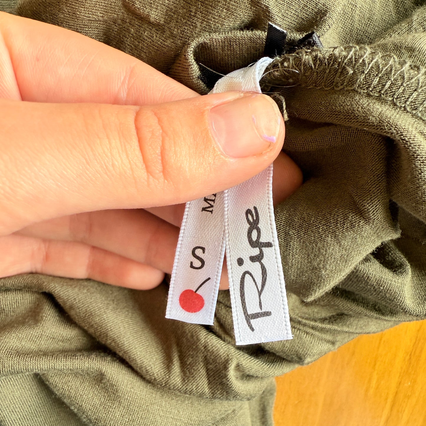 Ripe Size S Long-Sleeved Turtleneck T-Shirt