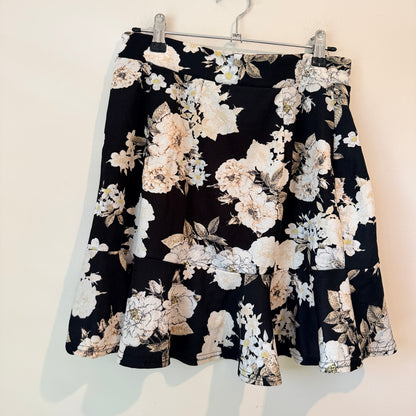 TEMT Size L Floral Print Mini Skirt