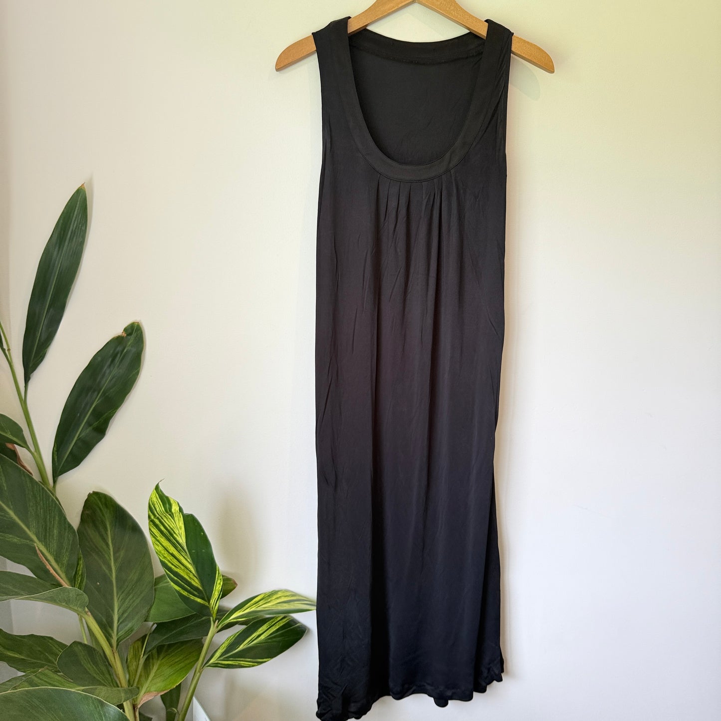 Brand Unknown Size U/Arm 35cm Sleeveless Scoop Neck Dress