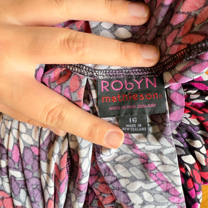 Robyn Mathieson Size 16 Zigzag Knit Pattern Sleeveless Dress (NZ Made)