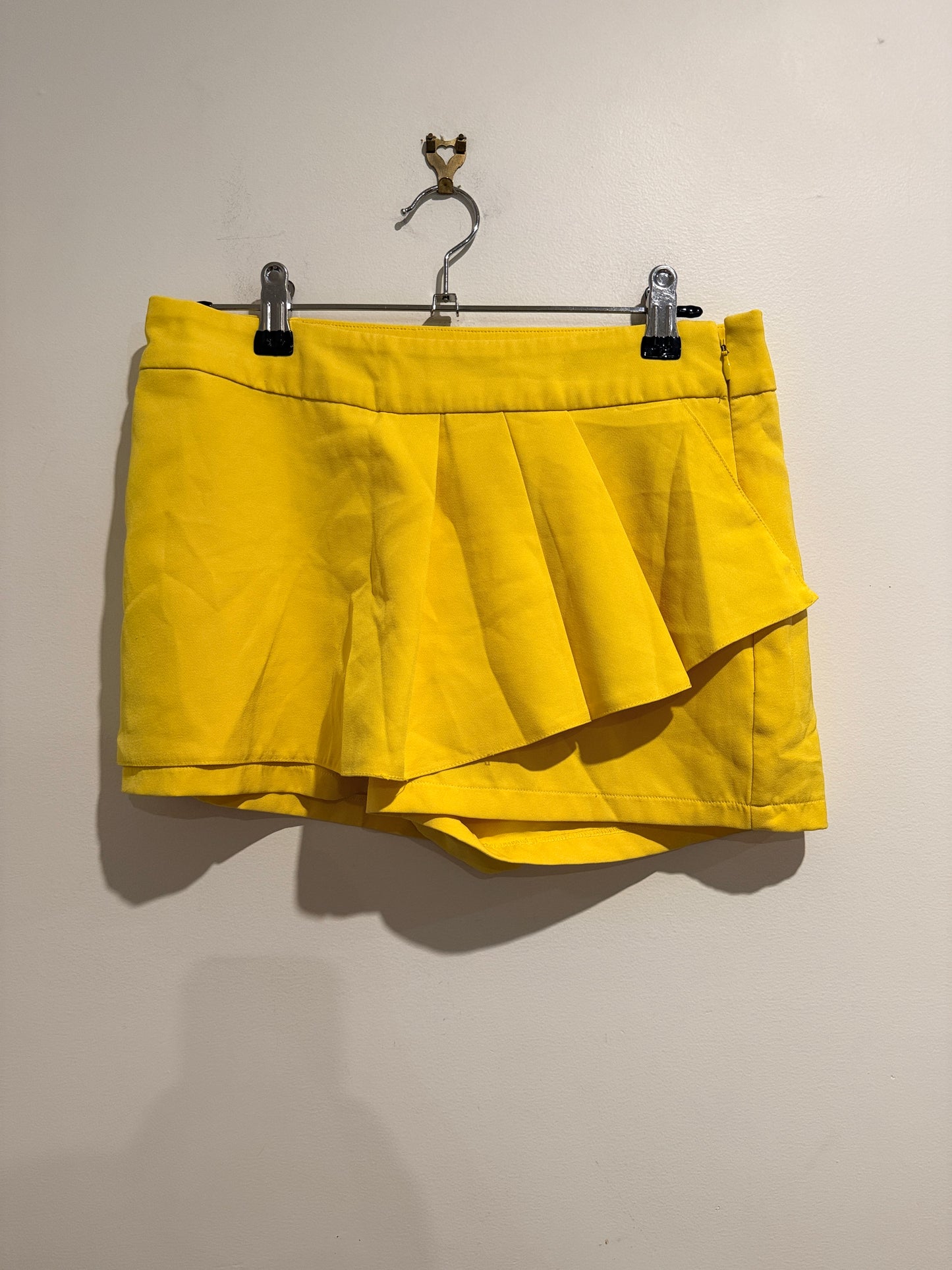 Mirrou Yellow Skort – Size 8