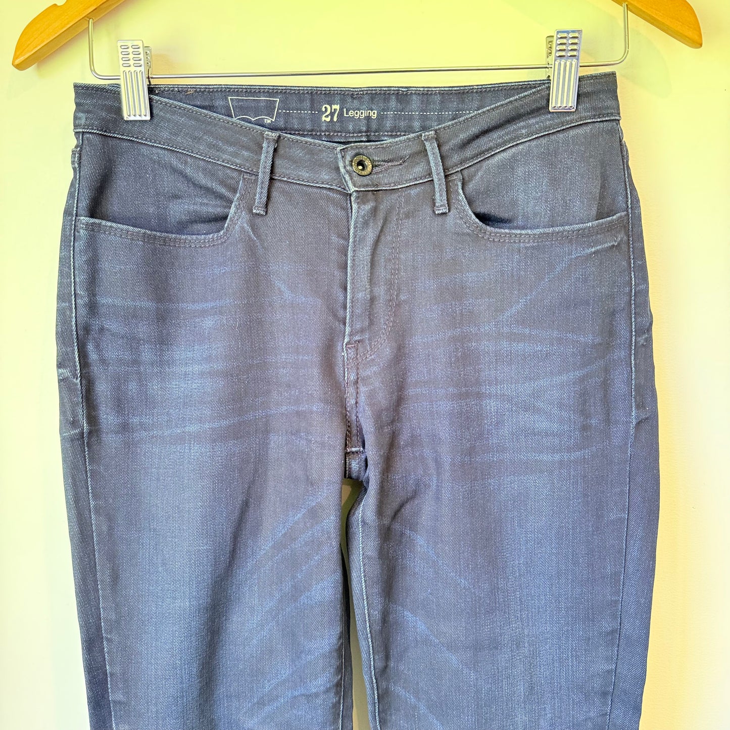 Levi Strauss Size 27 Dark Blue Skinny Jeans