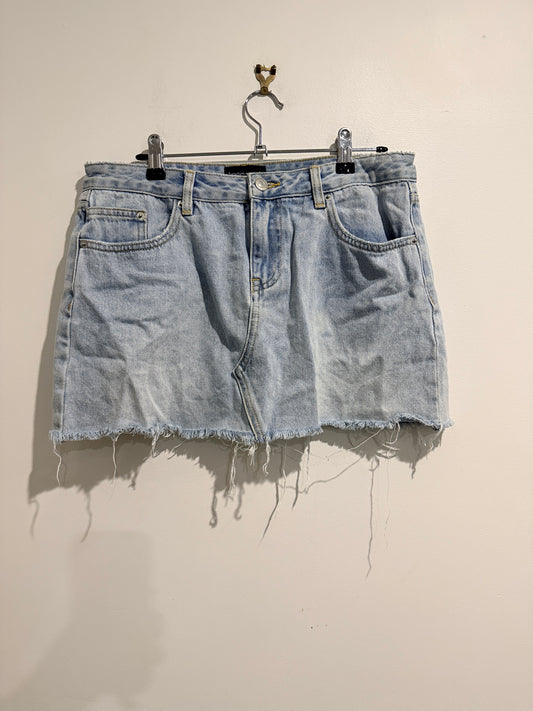 Neon Hart Light Wash Denim Skirt – Size 10