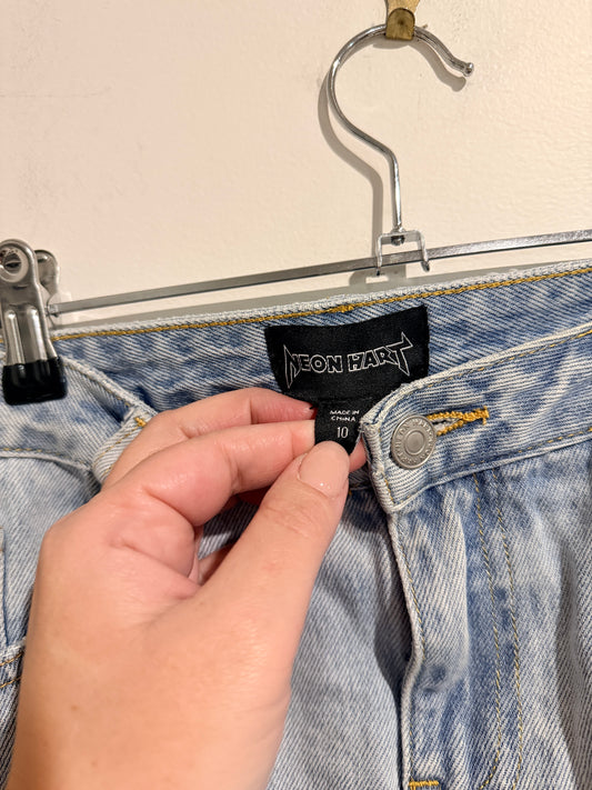 Neon Hart Light Wash Denim Skirt – Size 10