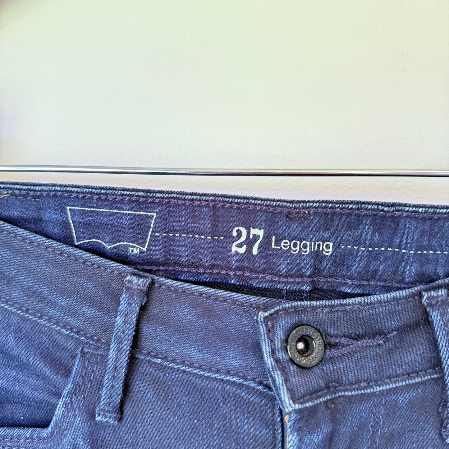 Levi Strauss Size 27 Dark Blue Skinny Jeans