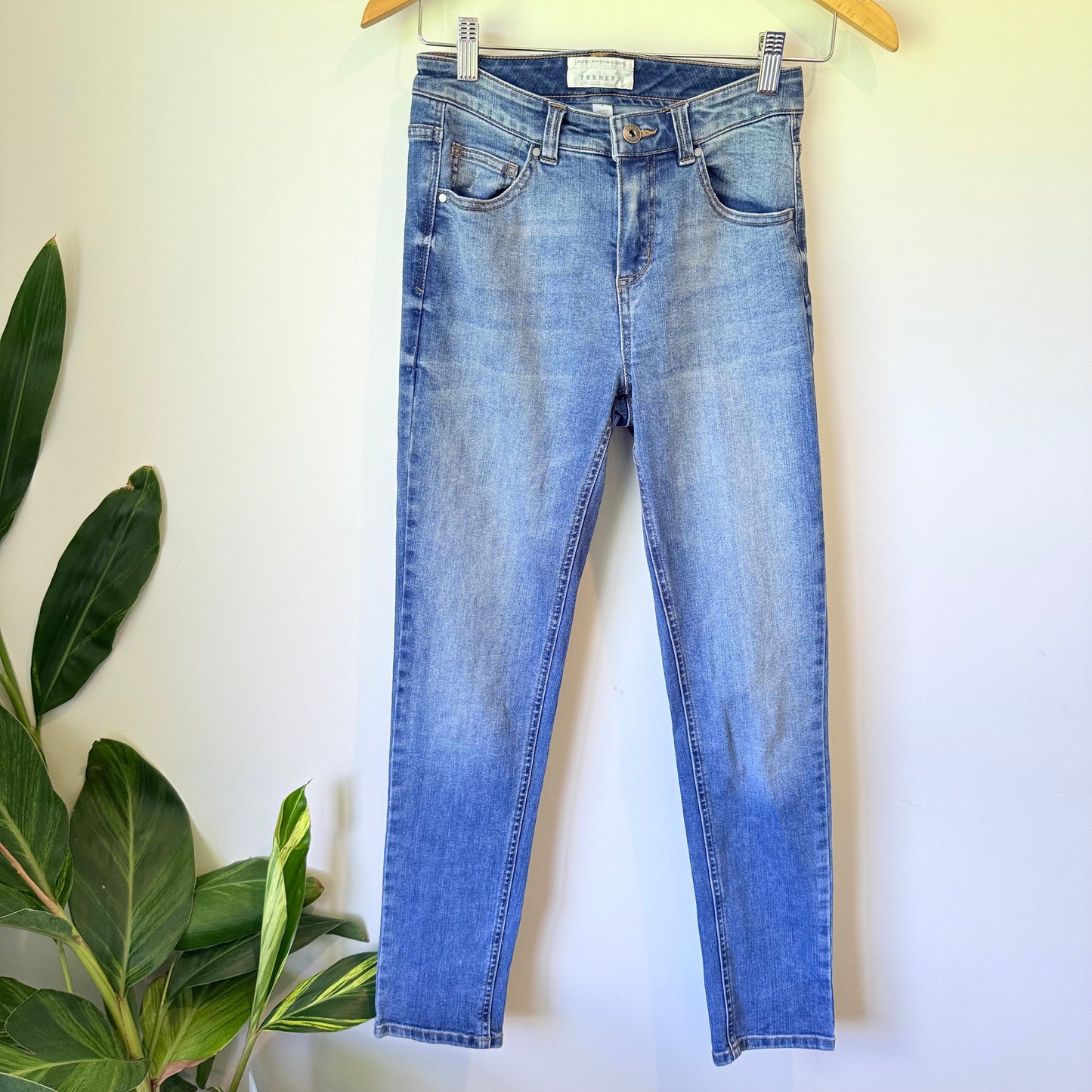 Trenery Size 4 Women’s Blue Skinny Jeans