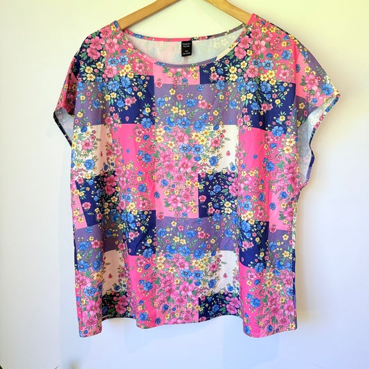 Emery Rose Size 1XL Colorful Patchwork Floral Print Top