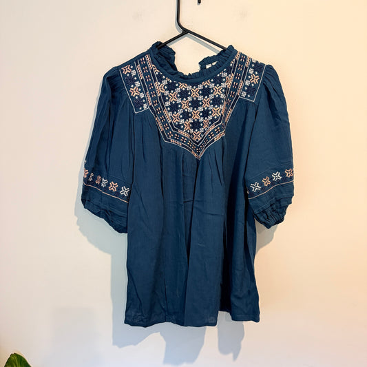 Eight Girl Size XL Embroidered Design and Balloon Sleeves Top