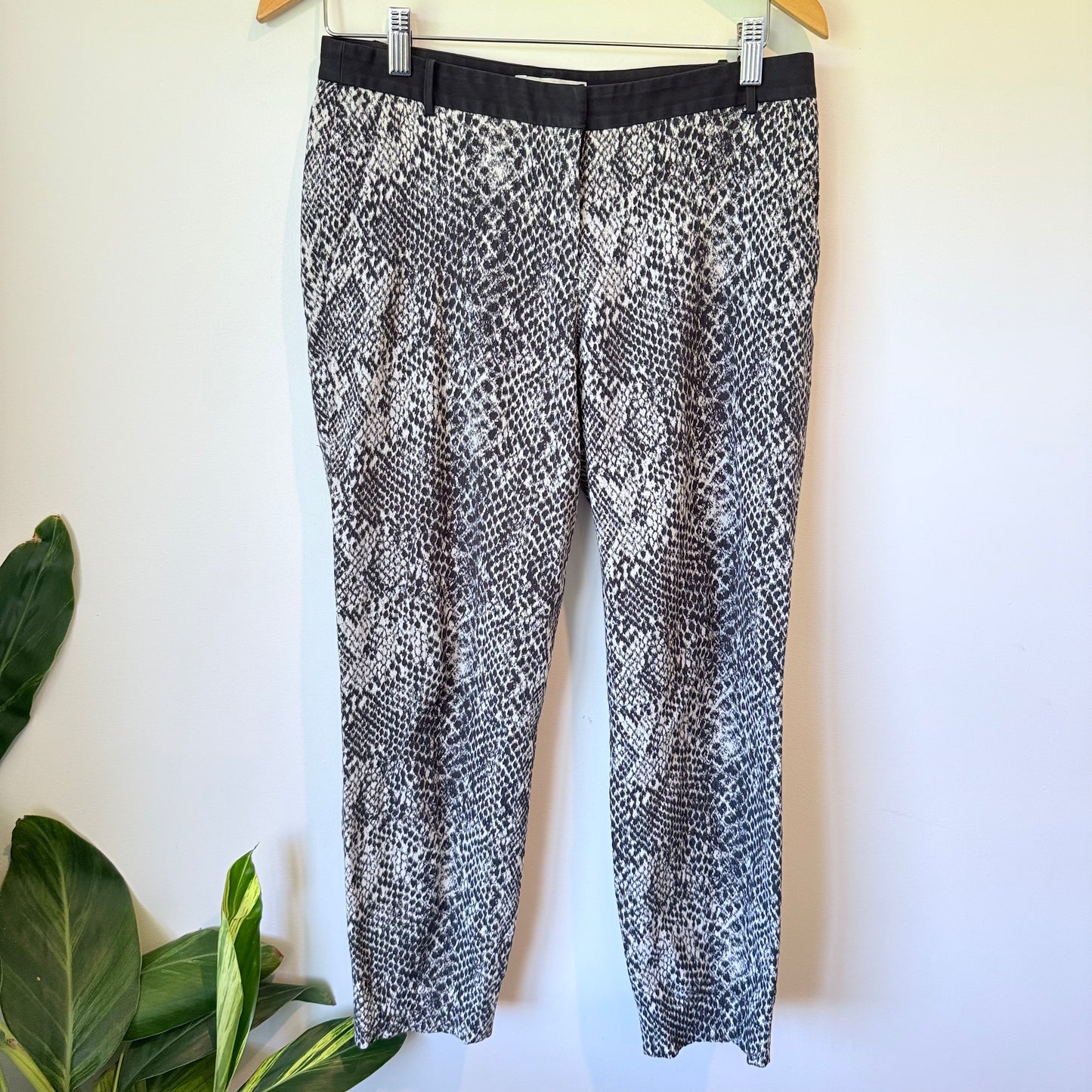 Country Road Size 39 Python Print Pants