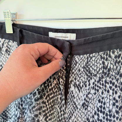Country Road Size 39 Python Print Pants