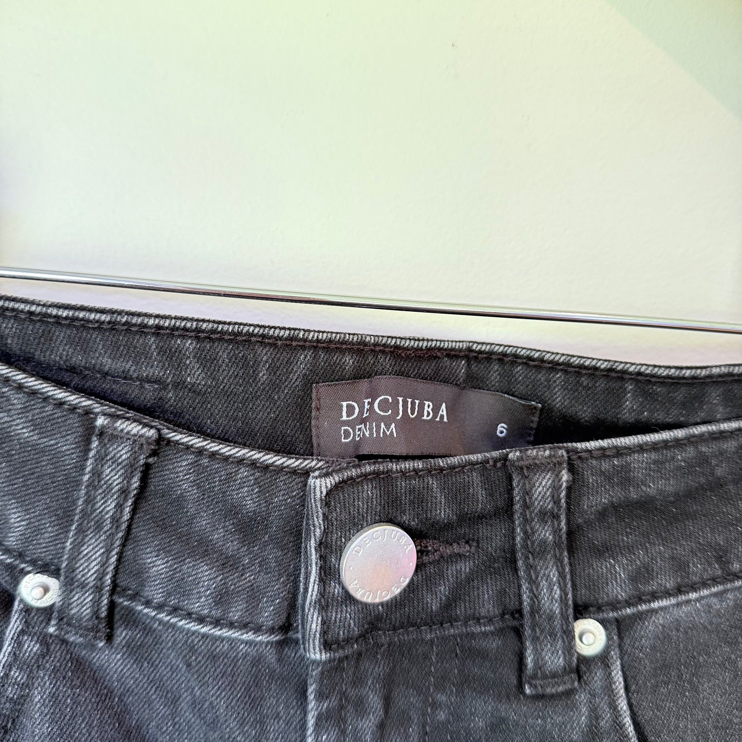 Decjuba Size 6 Dark Wash High-Rise Jeans