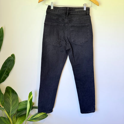 Decjuba Size 6 Dark Wash High-Rise Jeans