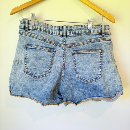 Dotti Denim Size 14 Light Wash High-Waisted Denim Shorts