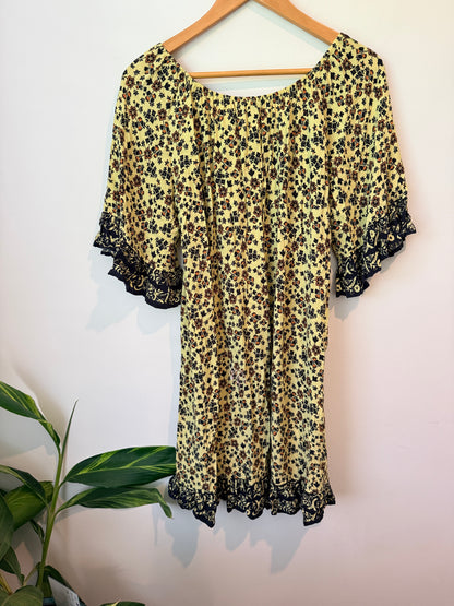 Emerge Size 8 Yellow Floral Print Mini Dress
