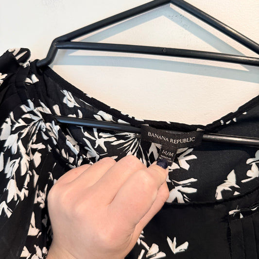 Banana Republic Size M/M | 44/90cm Short Sleeve Chiffon Top