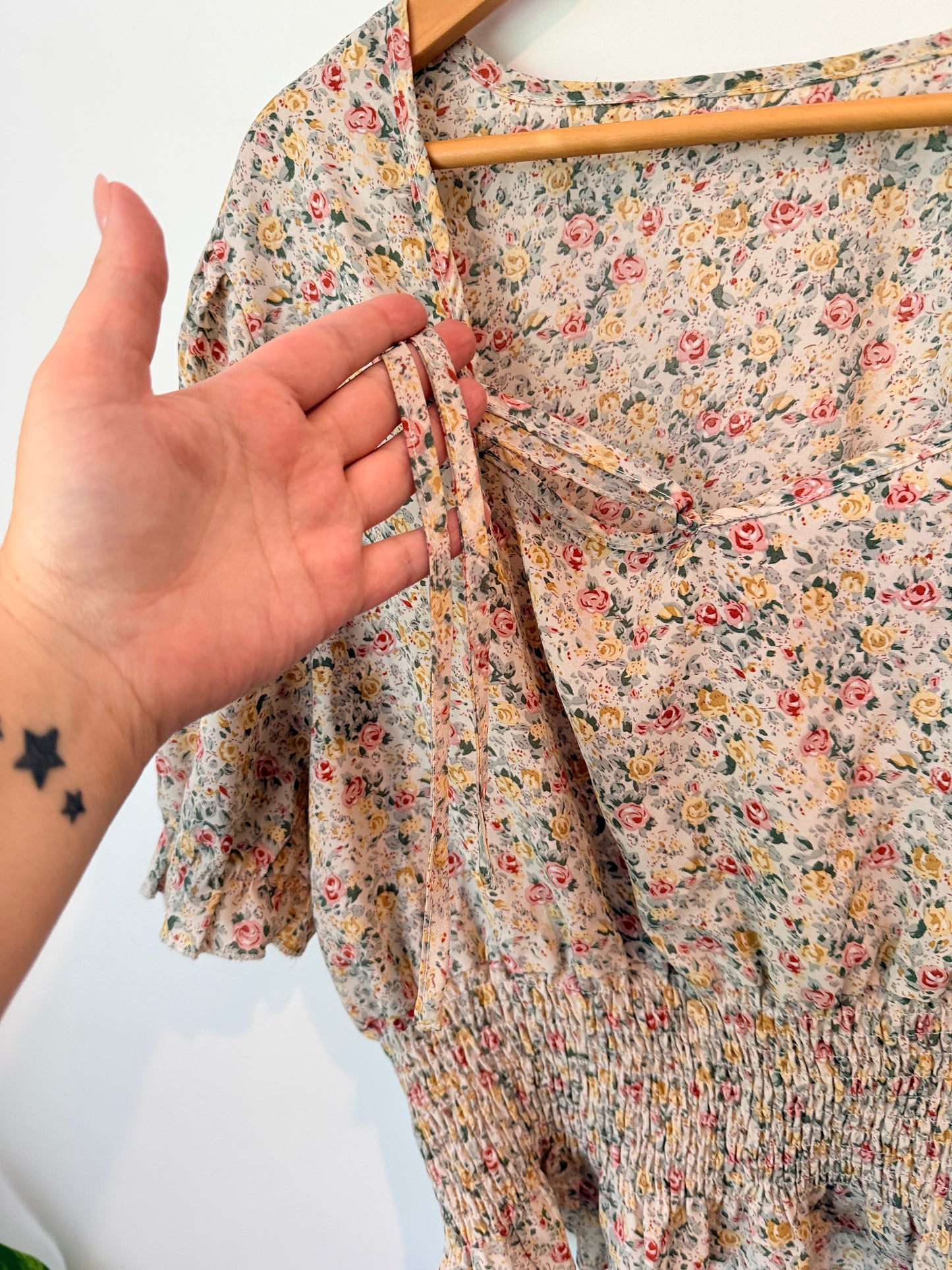 Shein Size 3XL | U/Arm to U/Arm 59cm Floral Cropped Top