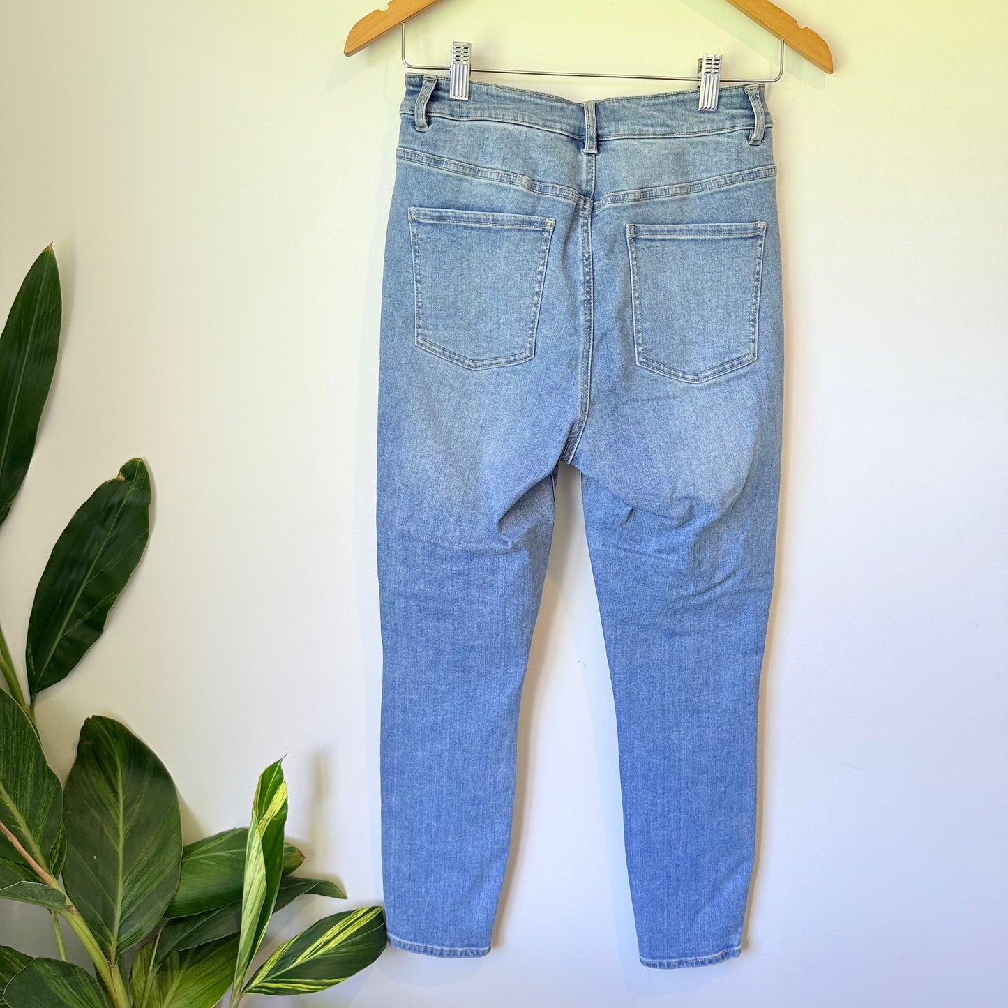 Witchery Size 9 High-Rise Straight-Leg Jeans