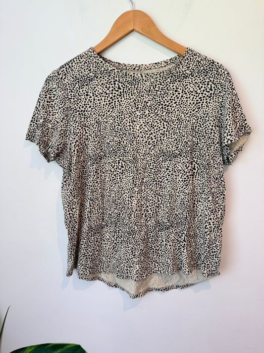 Brand Unknown Size U/Arm to U/Arm 52cm Leopard-Printed Short-Sleeve Shirt