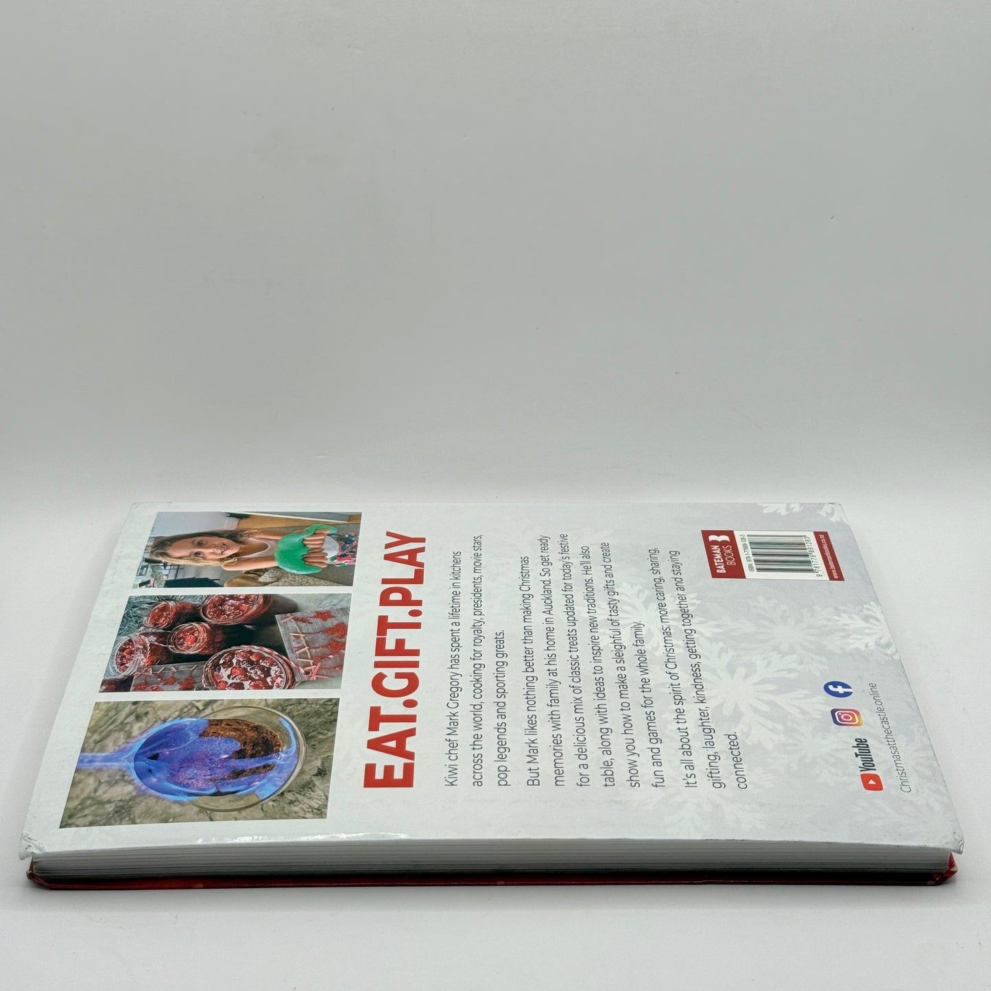 Christmas at the Castle Cookbook: Eat. Gift. Play. by Mark Gregory