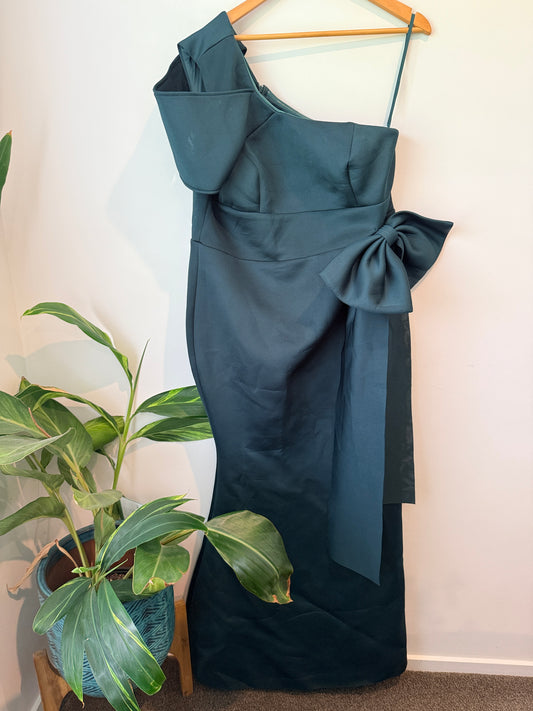 Faeriesty Size 3XL One-Shoulder Formal Gown