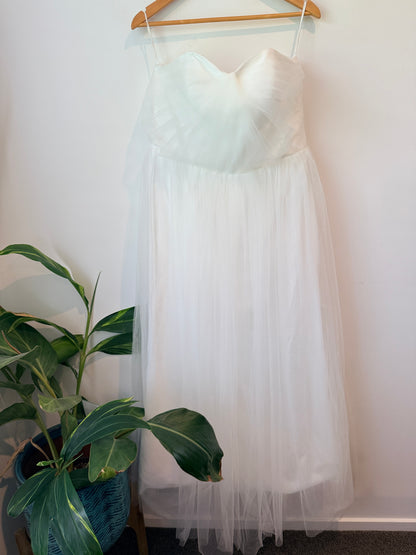Brand Unknown Size U/Arm to U/Arm 46cm White Formal Gown / Wedding Dress