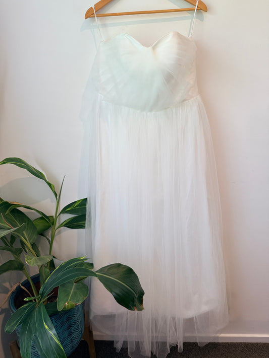 Brand Unknown Size U/Arm to U/Arm 46cm White Formal Gown / Wedding Dress