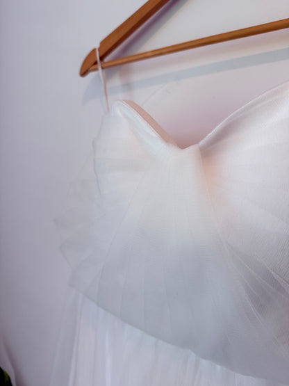 Brand Unknown Size U/Arm to U/Arm 46cm White Formal Gown / Wedding Dress