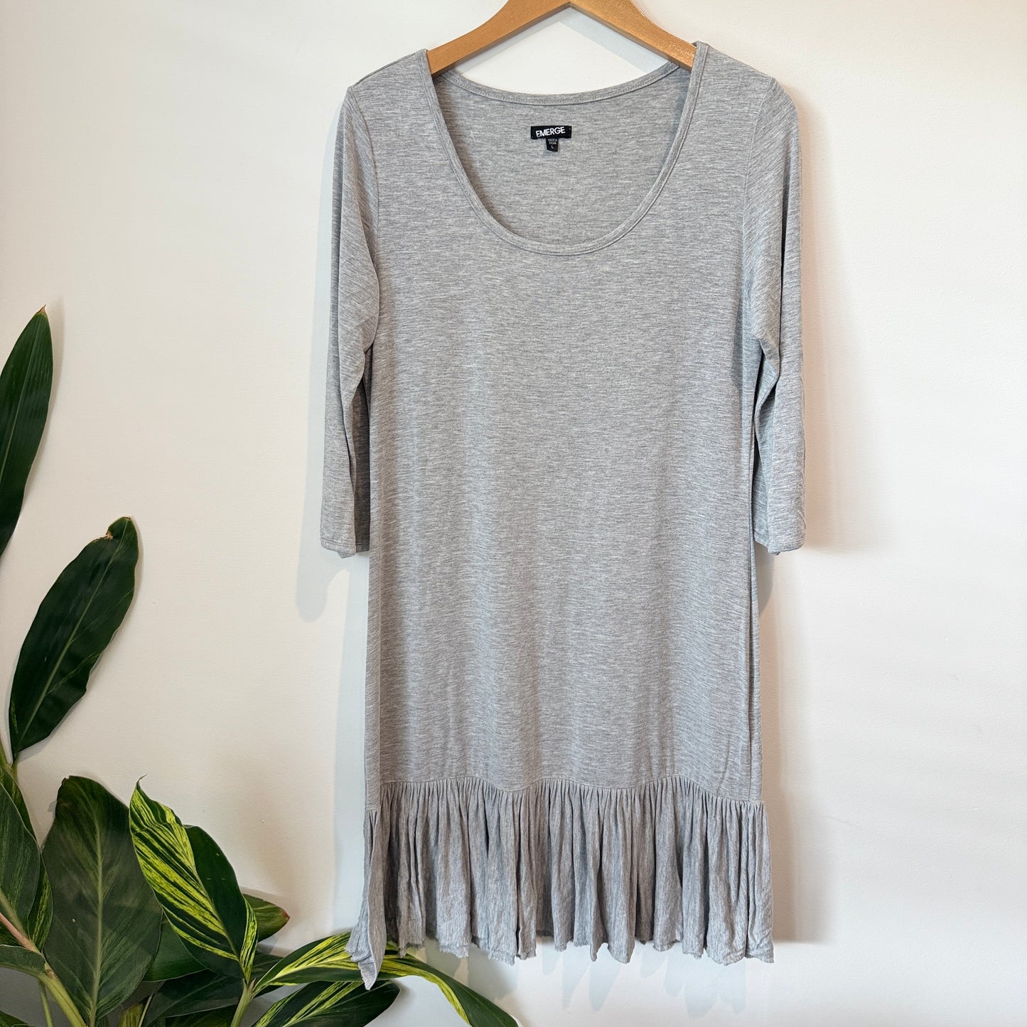 EMERGE Dress - Grey Frill Hem - Size L