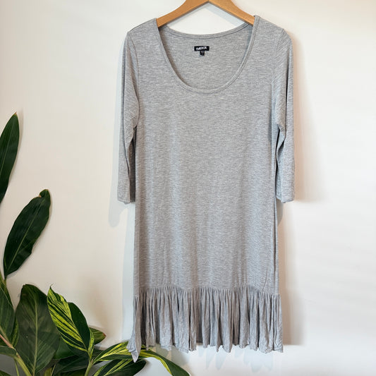 EMERGE Dress - Grey Frill Hem - Size L