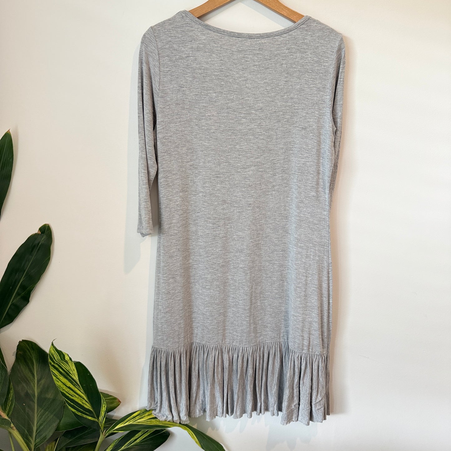 EMERGE Dress - Grey Frill Hem - Size L