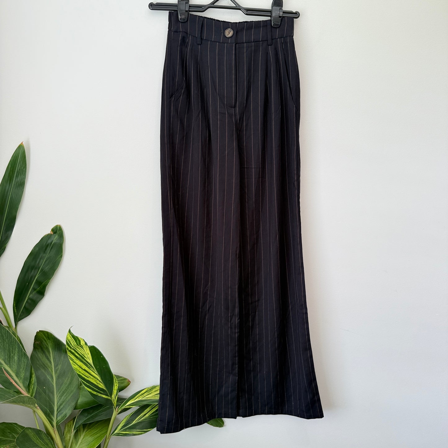 Dotti Pants - Black Pinstripe Wide Leg - Size 6