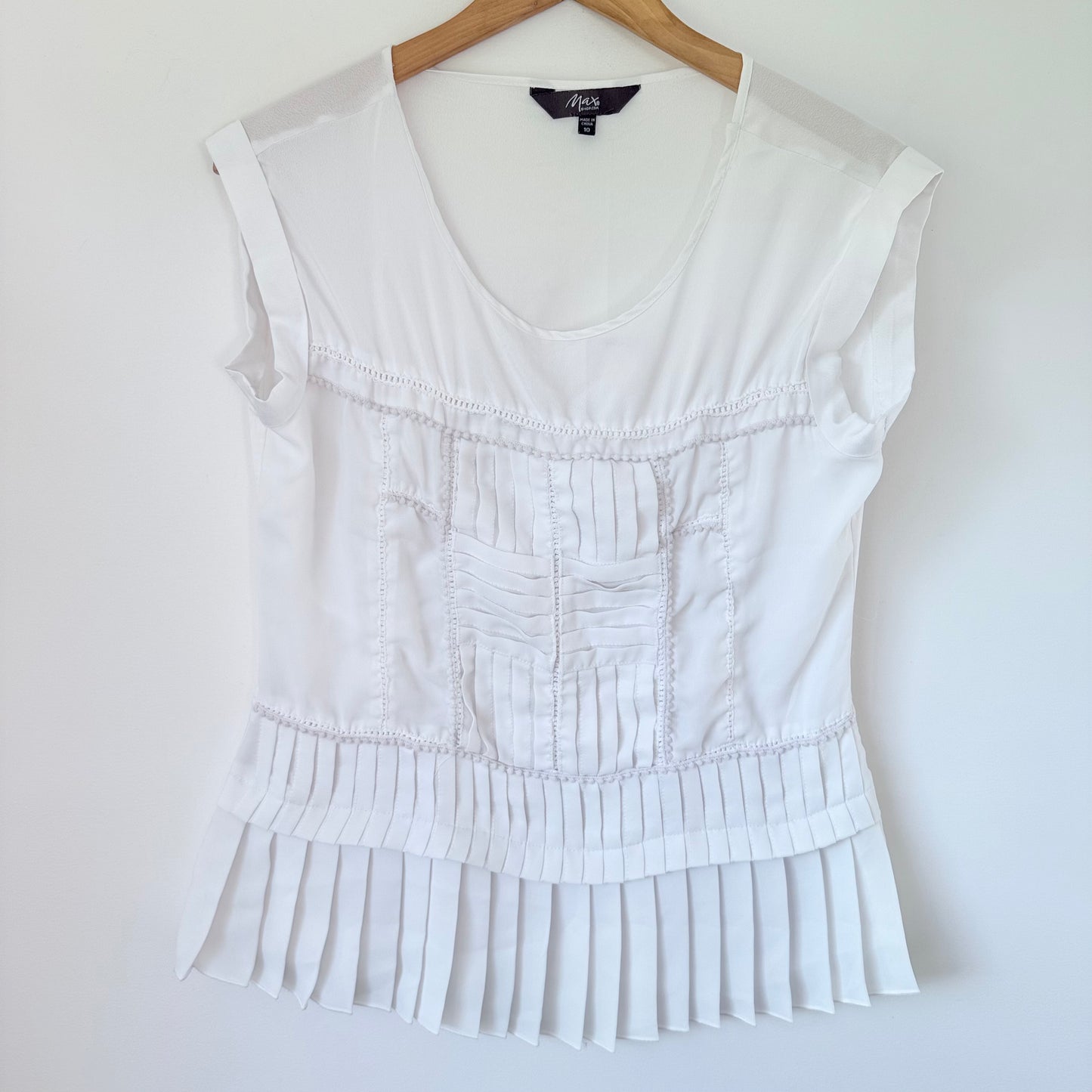 Max Size 11 White Sleeveless Top – Pleated Peplum Hem