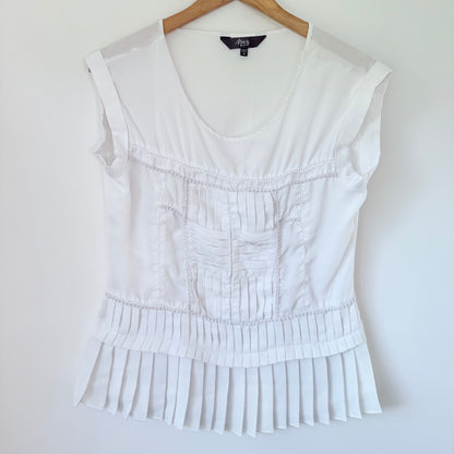 Max Size 11 White Sleeveless Top – Pleated Peplum Hem