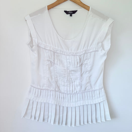 Max Size 11 White Sleeveless Top – Pleated Peplum Hem