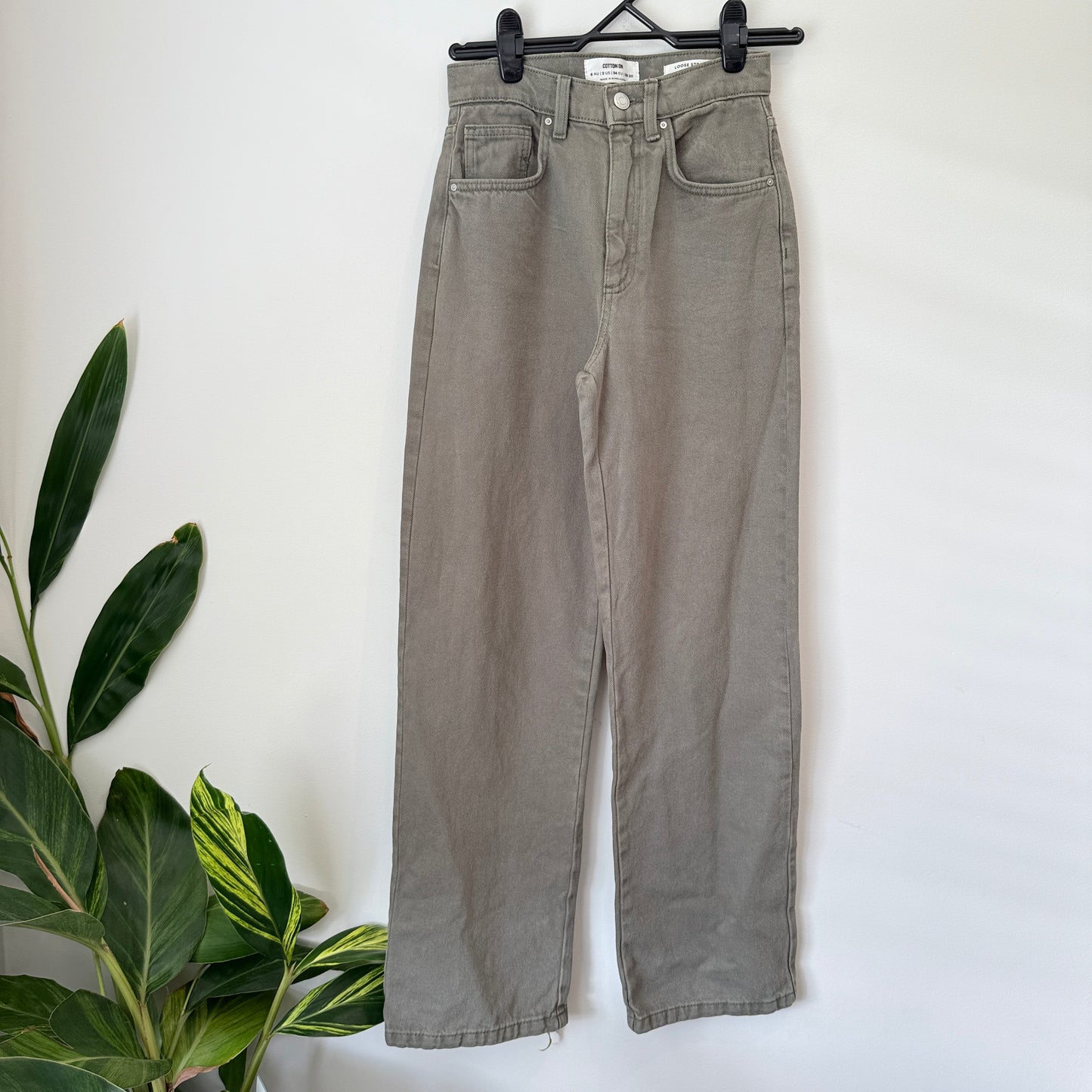 COTTON:ON Jeans Khaki/Olive Loose Straight - Size 6