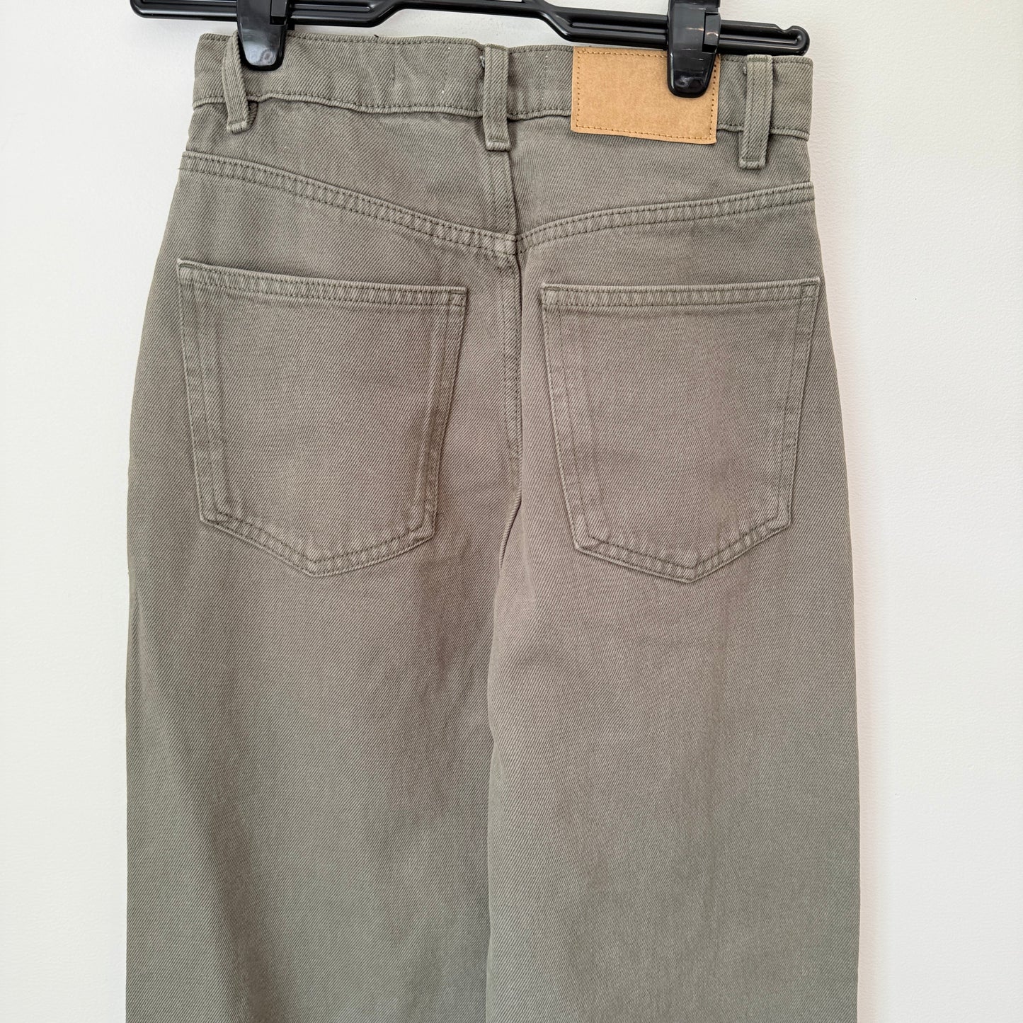 COTTON:ON Jeans Khaki/Olive Loose Straight - Size 6