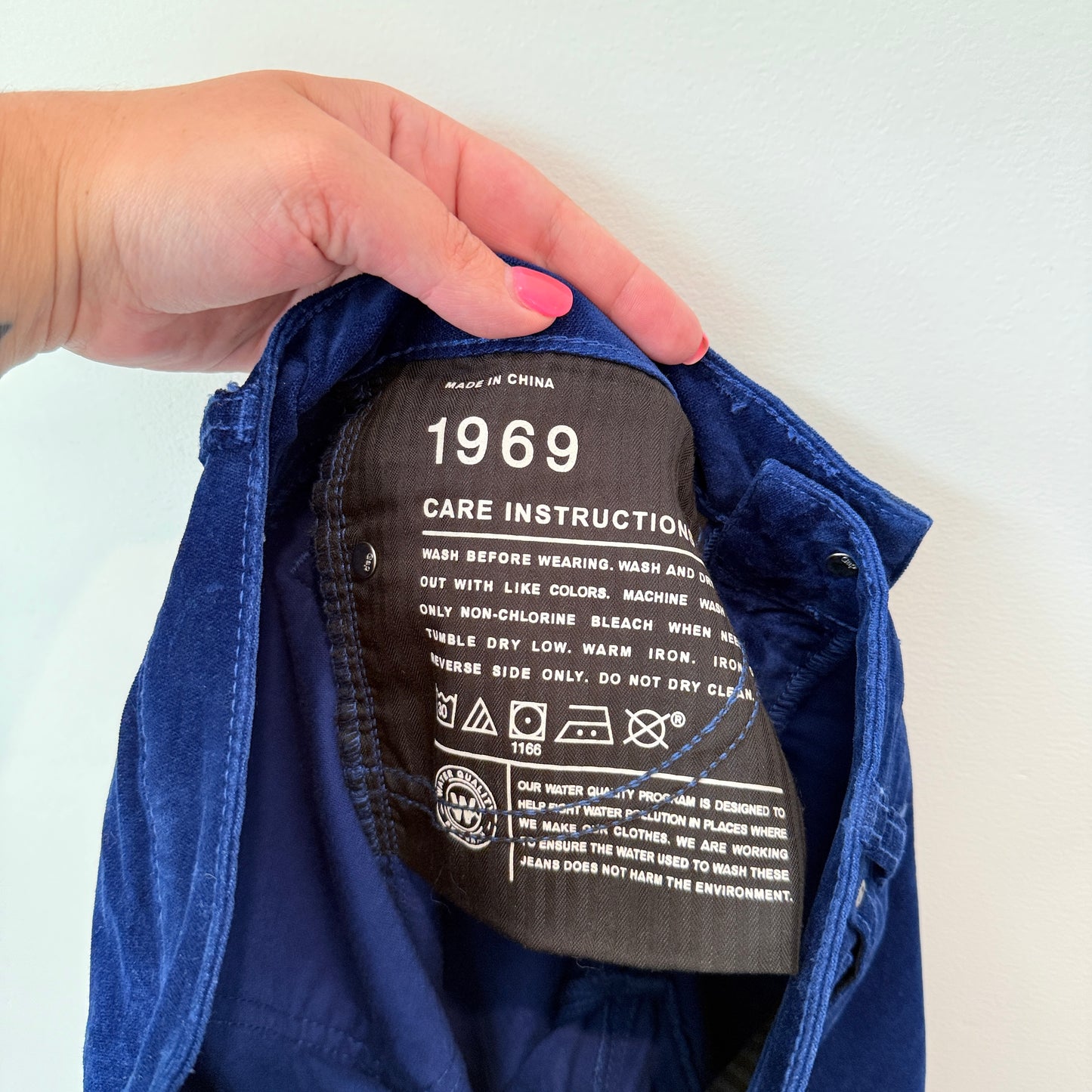 GAP 1969 Jeans Navy Blue Corduroy Skinny - Size 25/0