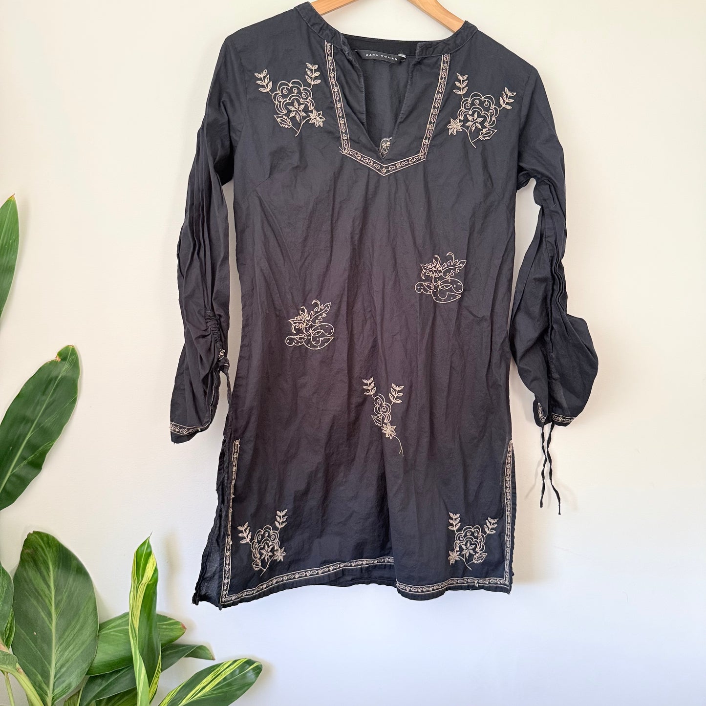 Zara Woman U/Arm to U/Arm 45cm Black Embroidered Tunic Top