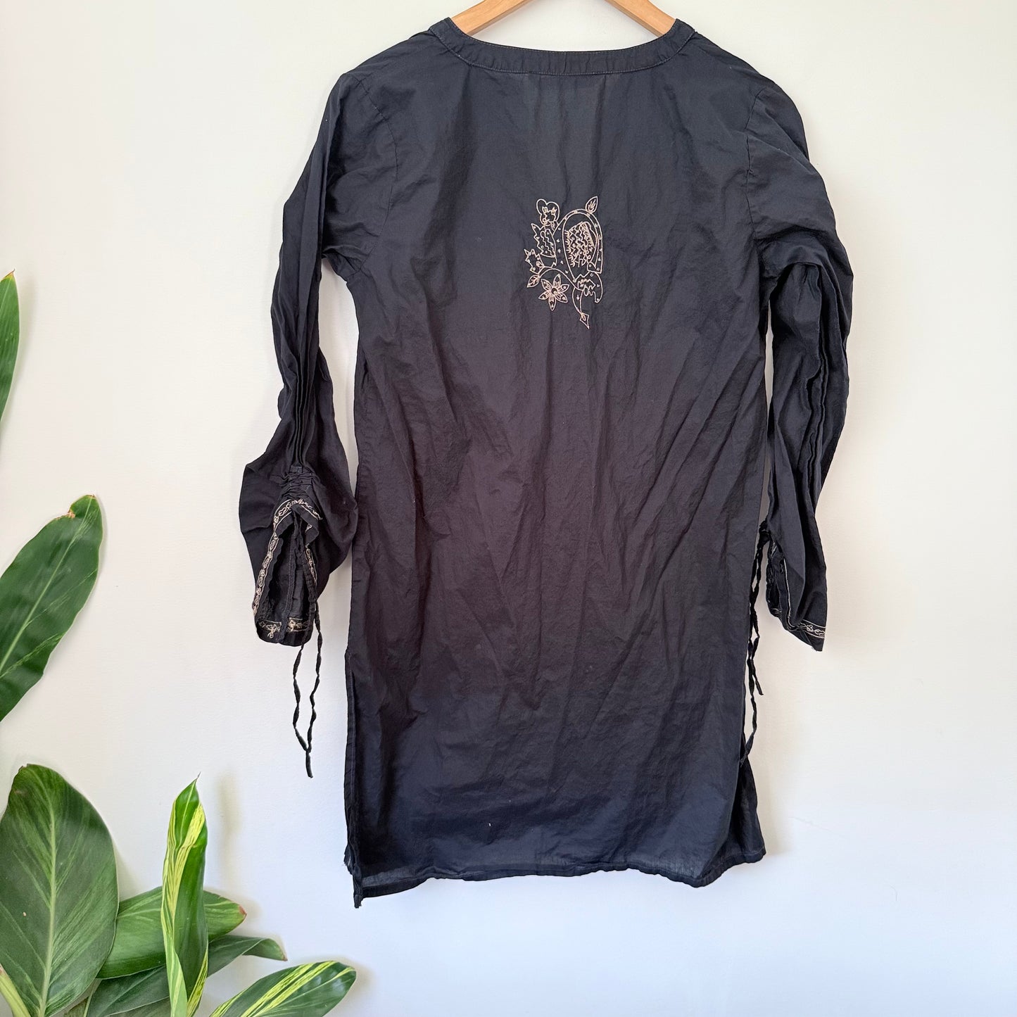 Zara Woman U/Arm to U/Arm 45cm Black Embroidered Tunic Top