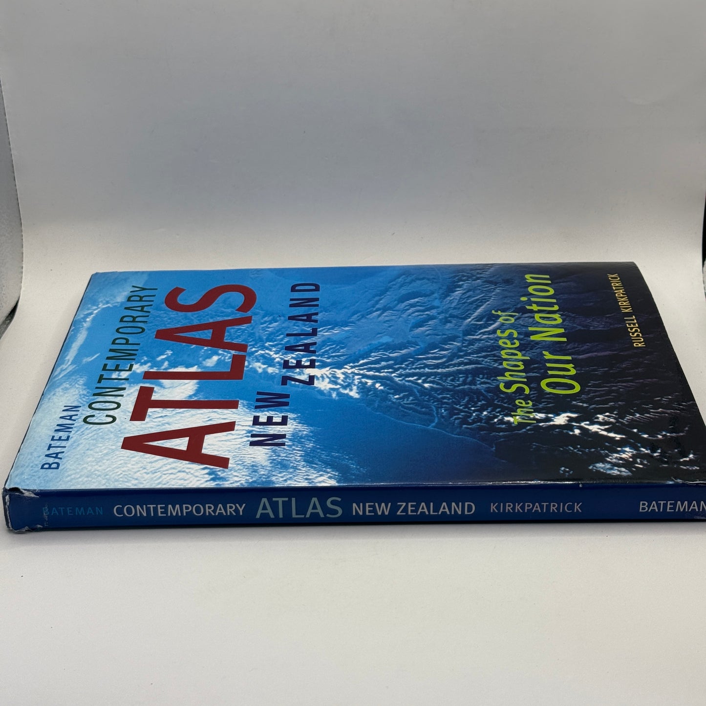 Bateman Contemporary Atlas of New Zealand by Russell Kirkpatrick