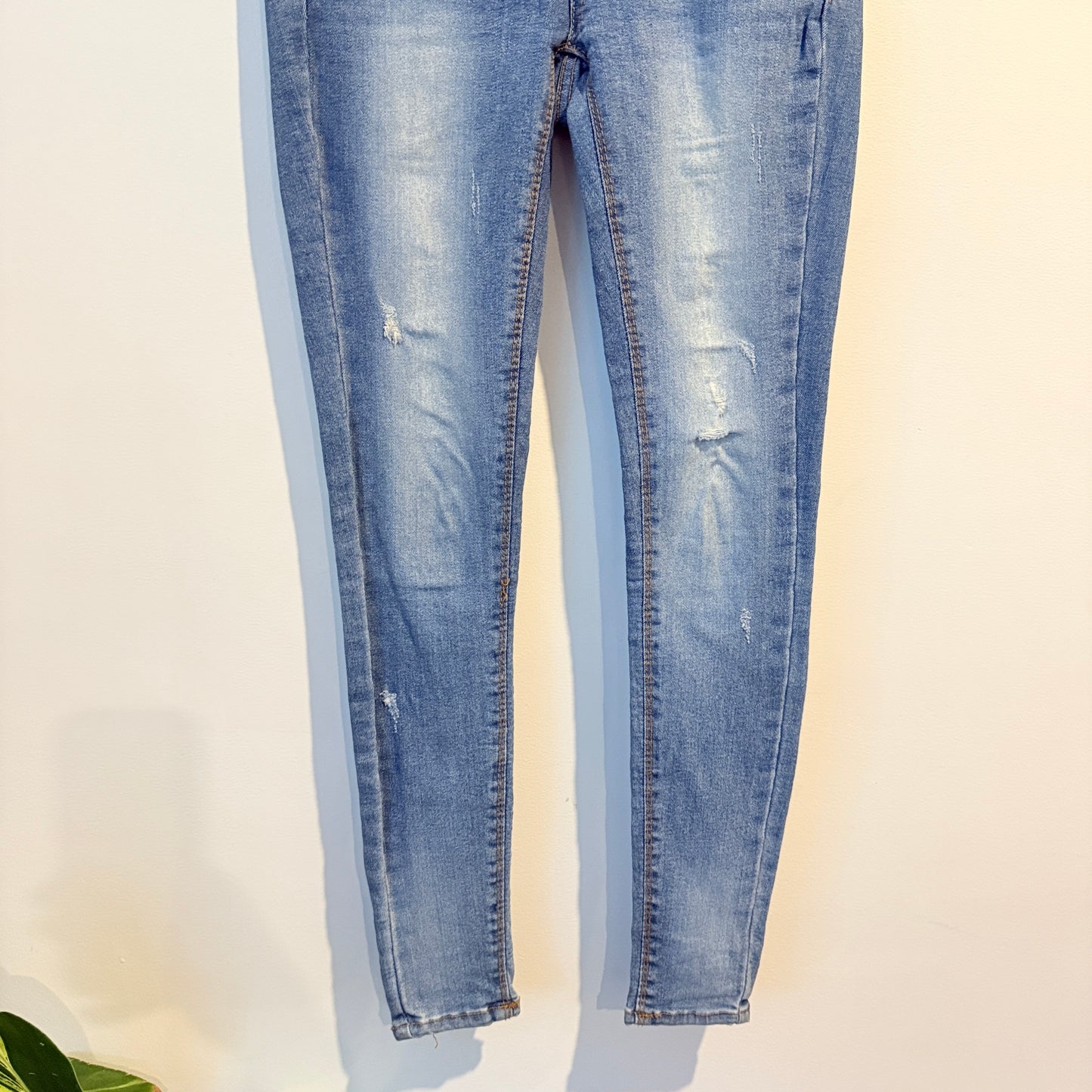 Labor Size Waist 68cm Blue Distressed Low-Rise Skinny Jeans
