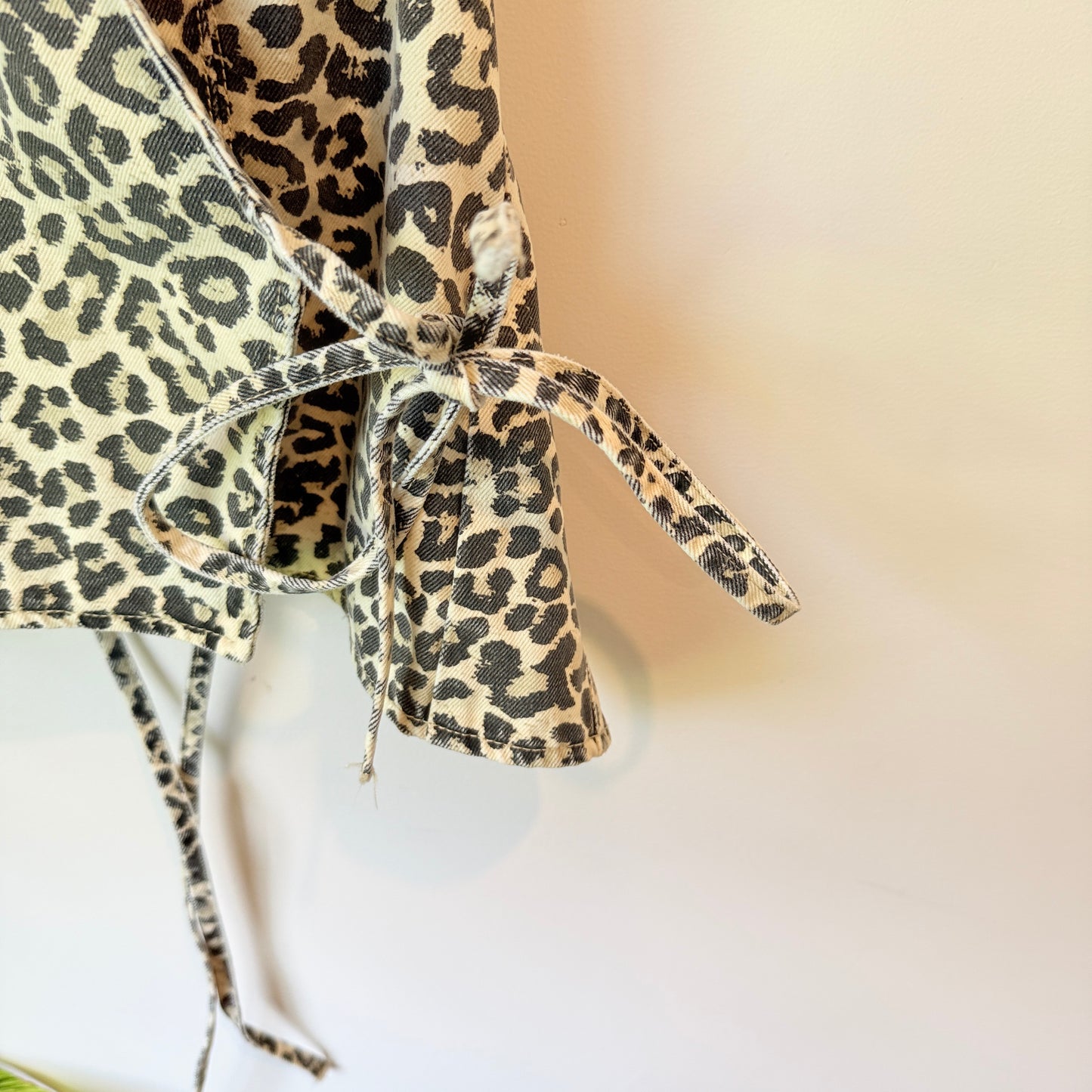 Glassons Leopard Print Halter Wrap Top Size 10