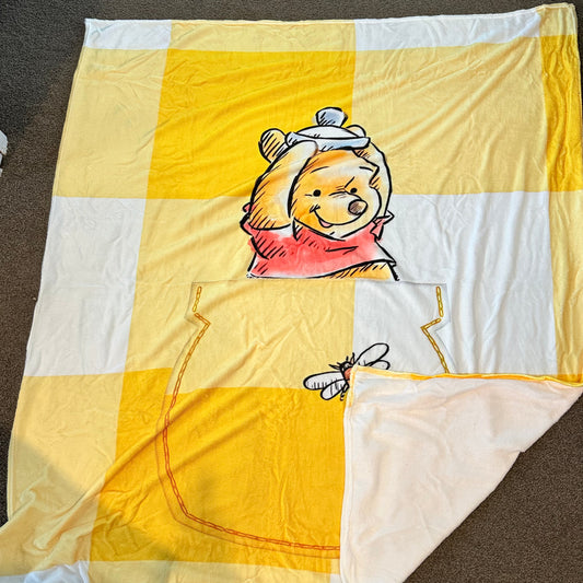 Winnie the Pooh Lightweight Plush Blanket 130 x 150 cm